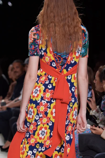 Look 49